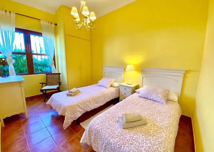 The Cliffs - The Area Nightfall * Viveiro